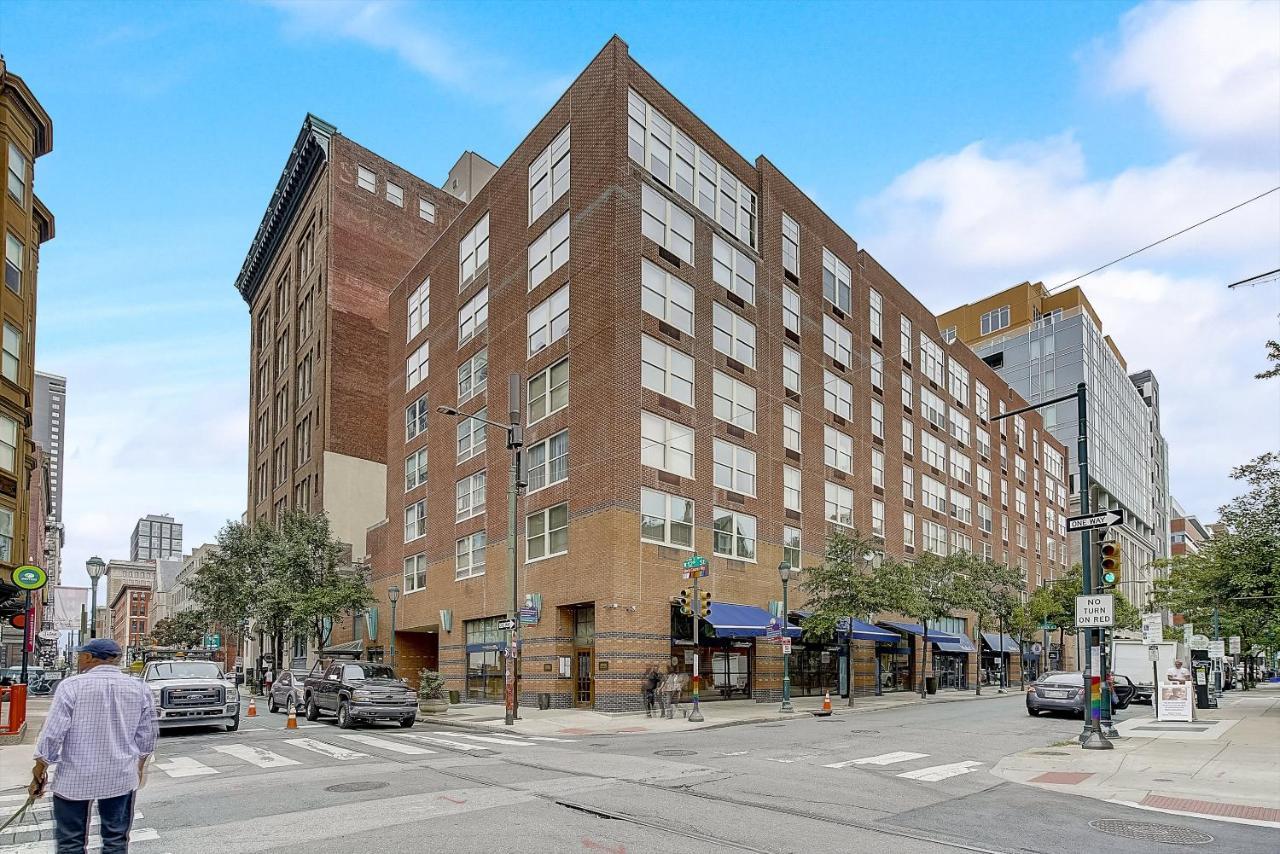 Frontdesk I The Cosmopolitan Apts Philadelphia Apartment Exterior photo